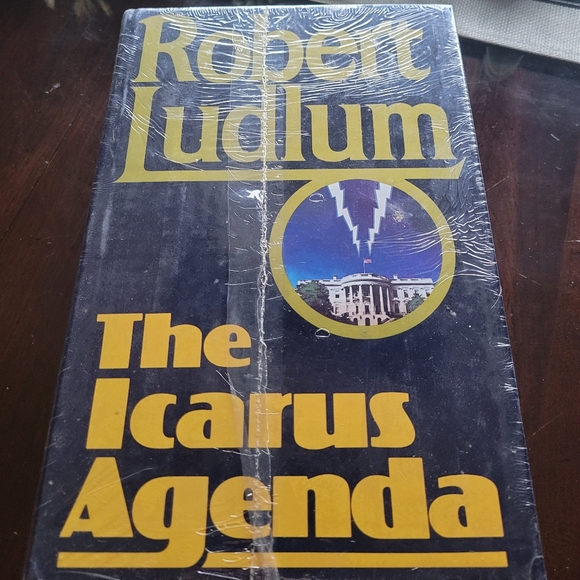 Vintage Hardback Novel by Robert Ludlum- The Icarus Agenda- 1988 - Picture 2 of 10